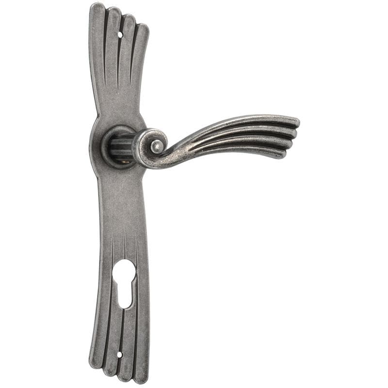 Maniglia con placca curva